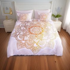 WHITE BOHO LOTS FLOWER BEDDING SET This Decorative Bohemian Style Duvet Cover Set in beautiful white and orange/yellow colouring with a beautiful, modern, Bohemian Mandala Psychedelic-inspired, ethnic motive is the perfect choice for the boho, spiritual and beautiful, modern, stylish and colourful bedroom. This is a wonderful housewarming and christmas gift. It is an easy and affordable way to decorate your bedroom and it looks amazing! Designed in a beautiful white/yellow/orange colouring. 🛏️ Bedding Sets Boho, Duvet Cover Sets Bohemian, Bohemian Bedding Sets, Luxury Bohemian, Boho Bedding Sets, Mandala Bedding, Bohemian Quilt, Bohemian Bedding, King Size Duvet Covers