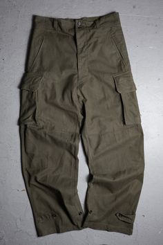 "Deadstock\" French Army 1950's Vintage M-47 Field Pants SIZE Waist：41cm Thigh：37cm Length：106cm Leg opening：28cm" Retro Cotton Cargo Pants With Side Pockets, Retro Full-length Pants With Pockets, Retro Full Length Pants With Pockets, Retro Full-length Cargo Pants With Pockets, Retro Full Length Cargo Pants With Pockets, Vintage Straight Leg Cargo Pants With Patch Pockets, Military Style Full Length Bottoms With Belt Loops, Vintage Khaki Pants With Side Pockets, Retro Full-length Bottoms With Cargo Pockets