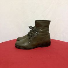 Vintage Boots. Size 6 Army Green Genuine Leather 1990s Women Flat Lace Up Granny Ankle Boots. Green Leather Round Toe Lace-up Boots, Green Leather Lace-up Boots With Round Toe, Green Lace-up Boots With Round Toe For Fall, Green Leather Ankle Combat Boots, Vintage Green Boots With Round Toe, High-top Green Combat Boots For Fall, Green High-top Combat Boots For Fall, Green Lace-up Boots With Leather Sole, Vintage Green Leather Boots