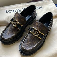 Louis Vuitton Loafers This Is Louis Vuitton Monogram Calfskin Academy Loafers Size 38 In Black. These Are Crafted Of Black Calfskin Leather. They Feature Monogram Trim, 1-Inch Platforms And 1.25-Inch Heels It Is Like A Brand New And It’s Come With 2 Dust Bag No Box I Only Have A Dust Bag Because When I Bought This In Paris, I Can’t Carry The Box With Me Louis Vuitton Loafers, Shoes Closet, Shoes Louis Vuitton, Louis Vuitton Color, Louis Vuitton Shoes, Shoe Closet, Waltz, Flat Shoes Women, Louis Vuitton Monogram