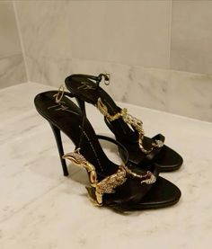 Nature Heels, Scorpio Black, Weird Shoes, Pretty Heels, Dr Shoes, Fashion Shoes Heels, Shoes Heels Classy, Heels Classy, Vintage Heels