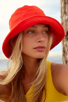 Top it off with this soft and comfy bucket hat featured in a washed terry design with a cool outer pocket detail.* Flared brim* Unstructured fit Women In Bucket Hats, Cute Summer Hats, Bucket Hat Outfits, Summer Thrift, Plaid Diy, Beach Bucket Hat, Summer Bucket Hat, Beach Editorial, Hat Outfits