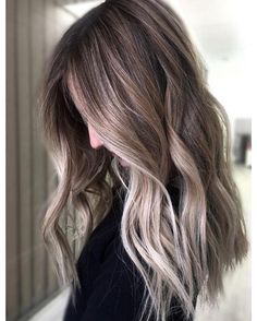 60 Most Gorgeous Hair Dye Trends For Women To Try In 2021 Cooler Hair Color, 2022 Hair Color Trends For Women, Women’s Hair Color, Hair 2022 Trends Women, Women Hair Dye, Hair Dye Trends, Expensive Brunette, Hair Color 2017, Winter Blonde Hair