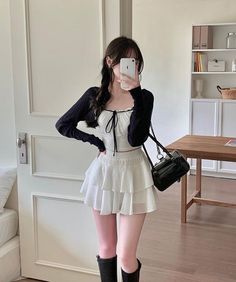 Japan Outfits, White Skirt Outfits, Rok Mini, Image Swag, Where To Shop, Shopping Tips, Soft Grunge, Fashion Korean, Hair Tips