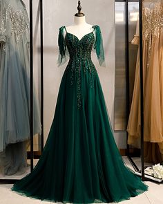 Embellished Spaghetti Strap Dresses For Banquets, Green Embellished Evening Dress With Sweetheart Neckline, Green Embellished Gown With Sweetheart Neckline, Green Embellished Dress With Spaghetti Straps, Dark Green Prom Dress, Train Silhouette, Prom Dress With Train, Party Gown Dress, Green Evening Dress