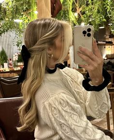 Ribbon Hairstyle, Christmas Hairstyles, Effortless Hairstyles, Casual Hairstyles, Pretty Hairstyles, Hair Looks, Hair Trends, Cute Hairstyles