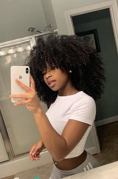 Curly Head Girl, Curly Heads, Cabello Afro Natural, Cute Curly Hairstyles, Beautiful Natural Hair, Pelo Afro, Beautiful Curly Hair, Natural Curls Hairstyles, Curly Afro