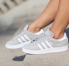 Adidas Campus Shoes, Campus Shoes, Campus Adidas, Adidas Shoes Women, Adidas Campus, Skateboarder, Dress Shoes Womens, Carrie Bradshaw, Adidas Gazelle