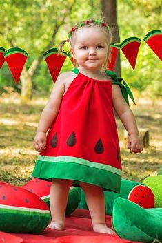 Kids Clothes Diy, Baby Kostüm, Kids Dress Collection, Kids Dress Wear, Baby Frocks Designs, Frocks For Girls, Baby Costumes