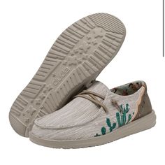 Hey Dude Wendy Rodeo Cactus New In Box With Tags. Cute Hey Dudes, Shoe Star, Hey Dude Shoes Women, Cactus Graphic, Casual Country Outfits, Hey Dude Shoes, Cute Country Outfits, Hey Dudes, Cycling Sunglasses