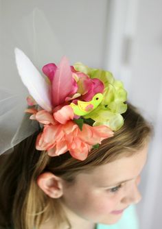 Make your own tea party hat to wear while sipping tea or pink lemonade with your friends! These little tea party hats are so simple, feminine, and sweet. They are the perfect activity to make with friends at birthday parties or sleepovers too! Make Your Own Tea, Butterfly Tea Party, Diy Hats, Diy Tea, Lemonade Party