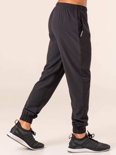 Model is 175cm tall. He usually wears a size M and is wearing a size M. His waist measures 74cm and his hips measure 93cm.
  Regular fit Pockets Adjustable waistband with drawcord Woven Ryderwear label Made from a lightweight stretch polyester fabric for freedom of movement Inner leg seam: 71cm  Main: 88% Polyester/12% Spandex
Recommended for training. Mens Gym Shoes, Womens Gym Shoes, Weight Lifting Shoes, Gym Pants, Mens Workout Clothes, Training Pants, Womens Workout Outfits, Gym Shoes, Adjustable Waistband