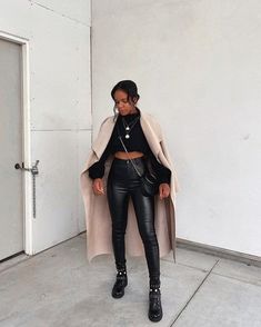 These faux leather pants via windsorstore are back in stock - One of my favorite pieces to style with Fall looks #windsorstore ad. Pants: High Waist Faux Leather Skinny Pants Leather Pants Outfit, Streetwear Fashion Women, Mode Inspo, Faux Leather Pants, Winter Fashion Outfits, Winter Looks, Fall Winter Outfits, Pants Outfit, Classy Outfits