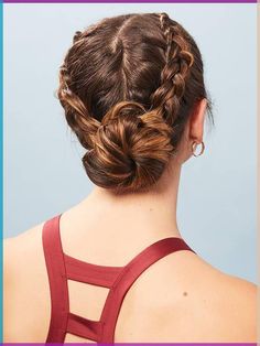 Need some hairstyle ideas for your next workout class? We rounded up gym hairstyles for every hair length. Clinical Hairstyles, Figure Skating Hair, Active Hairstyles, Yoga Hairstyle, Lover Makeup, Quick Braids, Dunner Wordend Haar, Competition Hair, Yoga Hair