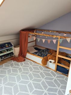 IKEA KURA Bett Ikea Kura Cot Hack, Small Shared Bedroom, Kura Hack, Boy Room Themes, Child Bedroom