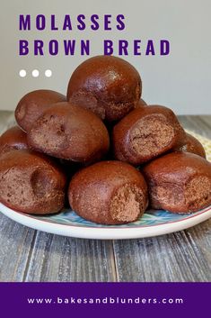 chocolate molassses brown bread on a plate with text overlay that says molassses brown bread