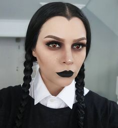 Wednesday Addams Make-up, Maquillage Halloween Simple, Princes Disney, Makeup Zombie, Halloween Make-up Looks, Halloweenský Makeup, Creepy Halloween Makeup