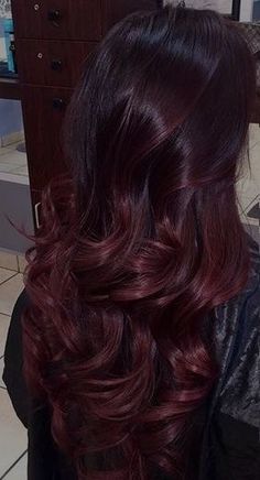 Pelo Color Vino, Brown Ombre Hair Color, Dark Highlights, Wine Hair Color, Shades Of Red Hair, Brown Ombre Hair