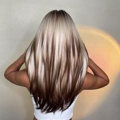 Medium Brown Hair Color With Lowlights, Blonde Hair With Dark Blonde Lowlights, New Hair Trends 2023 Long, Lo Lights For Blonde Hair, Bl9nde Hair Colors, Light And Dark Hair Color Ideas, Dimensional Blonde With Lowlights Fall, Lowlights With Blonde Hair, Fall Hair Color Trends For Blondes 2023