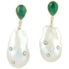 These pearl earrings are thoughtfully and meticulously crafted with 18 karat gold. It is set with 71.9 carats pearl, 4.36 carats emerald and .52 carats of diamonds. FOLLOW MEGHNA JEWELS storefront to view the latest collection & exclusive pieces. Meghna Jewels is proudly rated as a Top Seller on 1stDibs with 5 star customer reviews. All items manufactured by us are handmade and can be customized or redesigned. Composition Size-43X16 MM Total Weight-19.217 Gold Weight(Gms)-3.861 Diamond Wt(Cts)-0 Female Rings, Convertible Earrings, Kelly Rutherford, Cocktail Earrings, Jeweled Earrings, Bee Earrings, 18k Gold Jewelry, White Gold Earrings, Crown Jewels