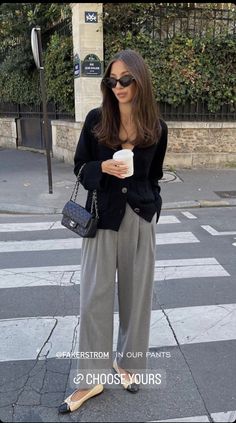 Slacks Outfit, Coffee Date Outfits, Business Casual Outfits For Women, Moda Paris, Mode Casual, Linen Casual, Cardigan Outfits, Mode Inspo, 가을 패션