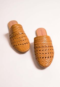 Meet Lily, our best selling style! 100% leather handwoven mule in a beautiful neutral toned mustard/camel color which is very unique and flattering on all tones! Vegetable tanned leather insoles with light cushioning for ultimate comfort.Flexible non-slip rubber outsoles. As always, sustainably and ethically handmade In India.Fit: True to size. Upper: 100% LeatherLining: 100% LeatherInsole: 100% LeatherOutsole: Rubber Mule Slides, Classy Girls Wear Pearls, Handmade Sandals, Weekend Style, Camel Color, Leather Mules, Casual Fall Outfits, Neutral Tones, Vegetable Tanned Leather