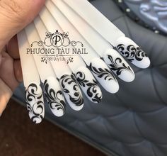 Venzelia Nails, Swirl Nail Art, Line Nail Art, Bridal Nail Art, Art Deco Nails, Nail Drawing, Stylish Nails Designs, Lines On Nails, Rose Nails