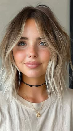 24 Expert-Approved Hairstyles for Thin Hair and Round Faces Collarbone Length Hair Styles, Collarbone Length Hair With Layers, Volumizing Haircuts, Collarbone Length Hair, Goldie Locks, Dutch Braid Hairstyles, True Spring, Perfect Hairstyle, Hair 2024