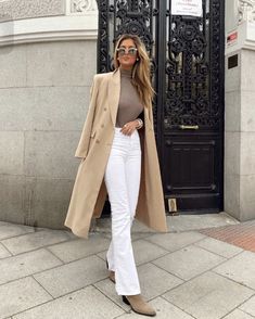 White Trouser Outfit Winter, Botas Cowboy, Elegantes Outfit Damen, Outfit Botas, Rok Outfit, Work Outfit Ideas, Casual Work Outfits Women, Work Outfits Women Summer, Outfits For Work