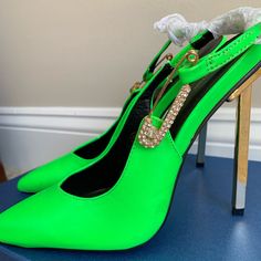 Dd Some Seriously Chic Vibes To Your Weekend Wardrobe With These Statement Heels. Featuring A Neon Green Material With A Pointed Toe And A Slingback Style, What's Not To Love? Faux Leather Slingback 4" Heel Never Worn - No Box. Ink Mark On Outside Right Shoes (See Pic) Smoke Free, Pet Free. Offers Taken Into Consideration. Thank You! Statement Heels, Chic Vibes, Weekend Wardrobe, Green Material, Neon Green, Little Things, Shoes Women Heels, Shoes Heels, Faux Leather