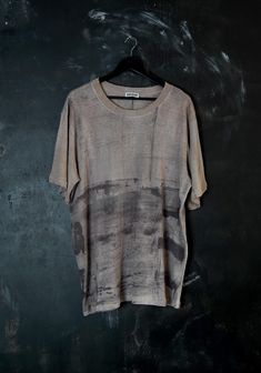 Naturally dyed brown and grey tones abstract linen t-shirt. Loose fit gender neutral top. Fabric is hand dyed using organic plant matter. Each piece is dyed individually and no two can ever be the same. Fits: L Measurements:  Chest: 53" (136 cm)  Bottom: 53" (134 cm)  Sleeve: 10,5" (27 cm) Shoulders: 22,5" (57 cm)  Length: 31" (79 cm)  One of a kind top! #338 Brown Grunge Crew Neck T-shirt, Hand Dyed Washed Black Short Sleeve T-shirt, Brown Washed Short Sleeve Tops, Brown Relaxed Fit Washed Top, Brown Grunge T-shirt For Streetwear, Hand Dyed Washed Black Crew Neck Top, Casual Short Sleeve T-shirt With Natural Dye, Brown Washed Short Sleeve T-shirt, Washed Black Bleached Crew Neck T-shirt