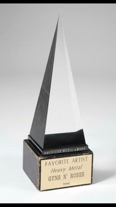 Music Awards Trophy, I Will Win, Michael Jackson Hot, Aaliyah Style, Mtv Awards, Career Vision Board, Music Studio Room, Award Plaque