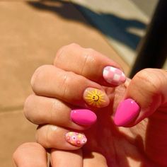 Summer Nails Luminary, Happy Summer Nails, Luminary Gel Nail Ideas, Sunny Nails Design, Summer Luminary Nails, Bright Spring Nails 2024, Happy Nail Art, Summer Time Nail Ideas, Nail Minimal Simple