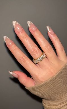 nailinspo newyearseve reflective frenchnails almondnails nails nailart naildesign naildesignideas Gold Nails Prom, Gold Tip Nails, Dance Nails, Champagne Nails, Reflective Nails, Boho Nails, Retro Nails, Gel Nails Diy, Casual Nails