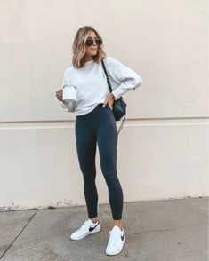 Adidas Leggings Outfit, Cord Jeans, Look Legging, Lululemon Outfits, Casual School Outfits, Winter Leggings, Legging Sport, Legging Outfits