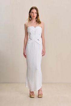 White Fitted Pleated Maxi Dress, White Pleated Maxi Dress, White Formal Full-length Maxi Skirt, White Formal Maxi Skirt, Formal White Maxi Skirt, Fitted Maxi Skirt With Folds For Evening, White Maxi Dress For Evening, Chic White Maxi Dress With Pleated Skirt, White Evening Maxi Dress