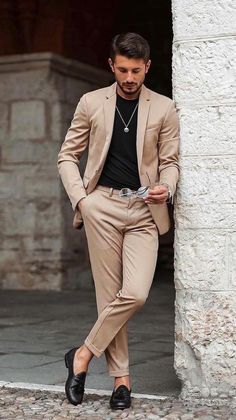 Stomach Sleeve, Fit Dinner, Suits Groom, Classy Street Style, Men's Tuxedo, Tan Suit, Beige Suits, Men With Street Style, Hipster Mens Fashion