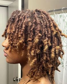 Mixed Hair Locs, 3c Locs, Women Loc Styles, Loc Styles Short, Dreadlocks Hair Care, Short Dreadlocks Styles, Hair Twists Black, Cute Dreads