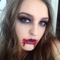 Vampire Makeup Vampire Diaries, Vampire Diaries Elena Vampire Face, Vampire Diaries Cosplay, Tvd Vampire Makeup, Realistic Vampire Costume, Vampire Makeup Veins, Vampire Veins Makeup, Elena Costume Vampire Diaries, Vampire Diaries Makeup Halloween