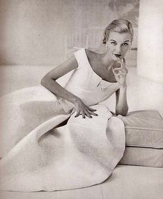 Model Sunny Harnett, 1951 Fifties Wedding Dress, Idda Van Munster, Paris Mode