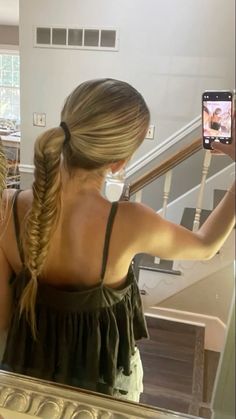 Hair Updos Easy, Slicked Back Hairstyles, Updos Easy, Slicked Back Ponytail, Hairstyles 2024, Easy Hair Updos, Slick Back, Paris Mode