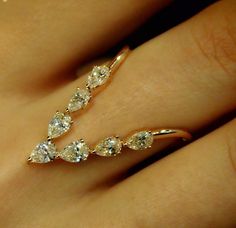 Finger Rings Gold Indian, Gold Indian Wedding, Wedding Jewellery Collection, Rose Gold Diamond Ring, Gold Rings Jewelry, Gold Jewellery Design Necklaces, Rings Gold, Gold Earrings Designs