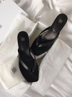 Chloe C Bag, Insta Aesthetic, Trendy Sandals, Paris Mode, Summer Heels, Shoe Inspo, Aesthetic Shoes