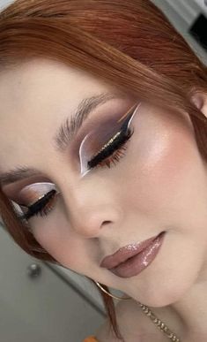 Makeup Editorial, Up Pictures, Eye Look, Editorial Makeup, Makeup Goals, Cute Makeup, Great Hair, Beautiful Makeup