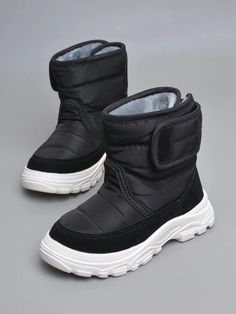 Boots Height Type:Ankle Boots \nColor:Black \nType:Snow Boots \nPattern Type:Plain \nToe:Round Toe \nClosure Type:Hook Loop \nGender:Boys \nUpper Material:Polyester \nLining Material:Fabric \nInsole Material:Fabric \nOutsole Material:Rubber \n Kids Boots Boys, Boys Snow Boots, Boys Boots, Snow Shoes, Kids Boots, Black Border, Boys Shoes, Moda Casual, Snow Boots