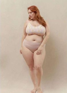 Plus Size Posing, Figure Reference, Female Reference, People Poses, Female Pose Reference, Body Reference Poses, Human Poses Reference, Figure Poses