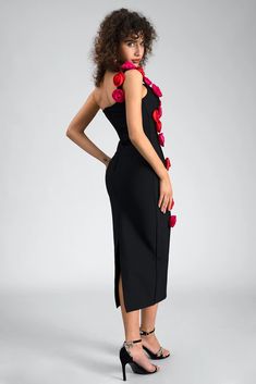 Elevate your style with our One Shoulder Floral Bandage Dress. Crafted to enhance your allure, the high-quality bandage material exudes elegance, making it an ideal choice for cocktail parties, evening events, and special gatherings. Handmade customization Fabric composition: 90% polyester fiber, 10% spandex Washing method: hand wash or dry clean Popular elements: floral Sleeveless Bandage Dress For Formal Occasions, Sleeveless Bandage Bodycon Dress For Formal Occasions, Formal Sleeveless Bandage Dress, Glamorous Sleeveless Bandage Dress For Gala, Elegant Sleeveless Bandage Dress For Gala, Elegant Sleeveless Bandage Dress For Evening, Sleeveless Bandage Dress For Party Season, Sleeveless Bandage Dress For Formal Parties, One-shoulder Bodycon Bandage Dress For Cocktail