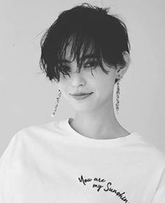 Yu Hirukawa Kore Ulzzang, Tomboy Hairstyles, Short Grunge Hair, Hair Photography, Photography Inspiration Portrait, Girl Short Hair, Anime Hair, Grunge Hair