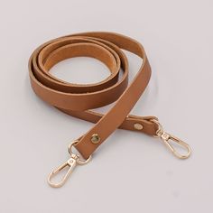 You can use our tan color leather crossbody bag strap for any bag, camera or phone case and give it a new life! It is a made of quality genuine leather and we use stainless steel metal accessories. Meaurements: L 115 cm (45 inches)  x W 1-1.5 cm We offer black and tan colors.  📌 As a France-based company, our shipments to all European countries and the US are free from customs charges and delays !  👜 For more of ValentElle bags :  https://www.etsy.com/fr/shop/ValentElle Tan Leather Bag, Light Brown Leather, Brown Leather Shoulder Bag, Brown Leather Bag, Metal Accessories, Purse Strap, Genuine Leather Bags, Black Chain, Leather Silver