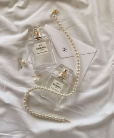 Pearl Aesthetic, Vanilla Aesthetic, Perfume Chanel, Chanel Aesthetic, Zestaw Ikon, Parfum Chanel, Wallpapers Ipad, Ipad Background, Cream Aesthetic